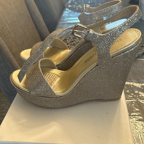 Preowned Stuart weitzman sandals in good condition - Picture 3 of 9